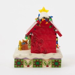 Prize-Worthy Christmas Snoopy Doghouse Peanuts by Jim Shore